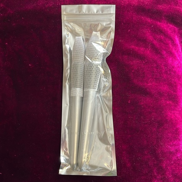 Belle En Argent Powder Bronze and Spotlight Blush Brushes - Picture 1 of 3